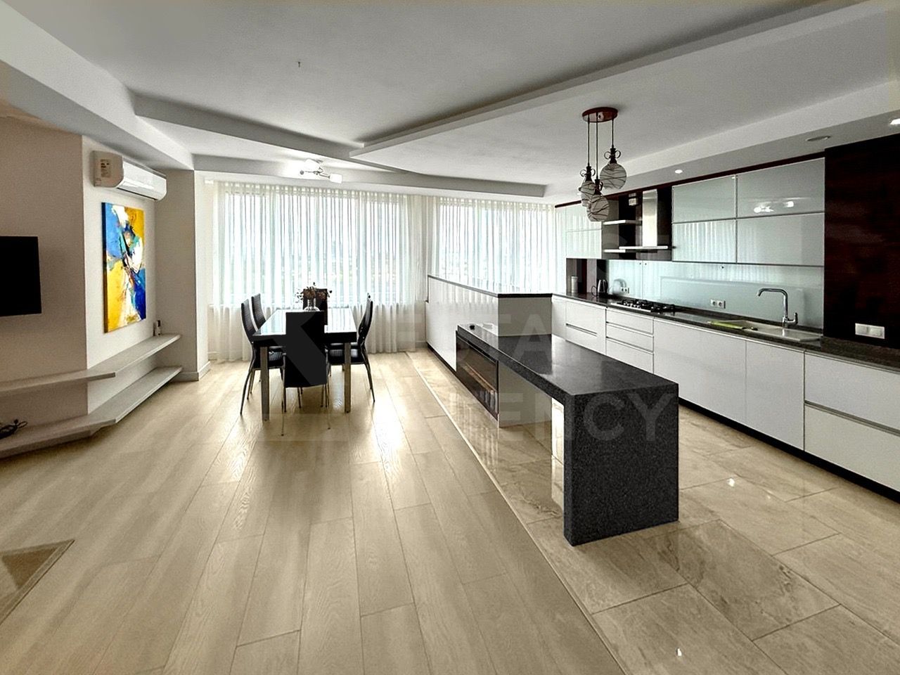 Chirie, apartament, 3 camere + living, strada București, Centru - Poză 2