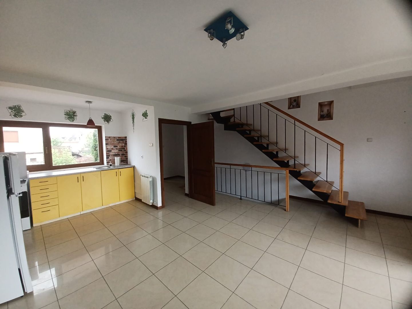 Casa insiruita, 2 dormitoare, garaj, Sanmartin. 120 000 E. Comision 0. - Poză 5