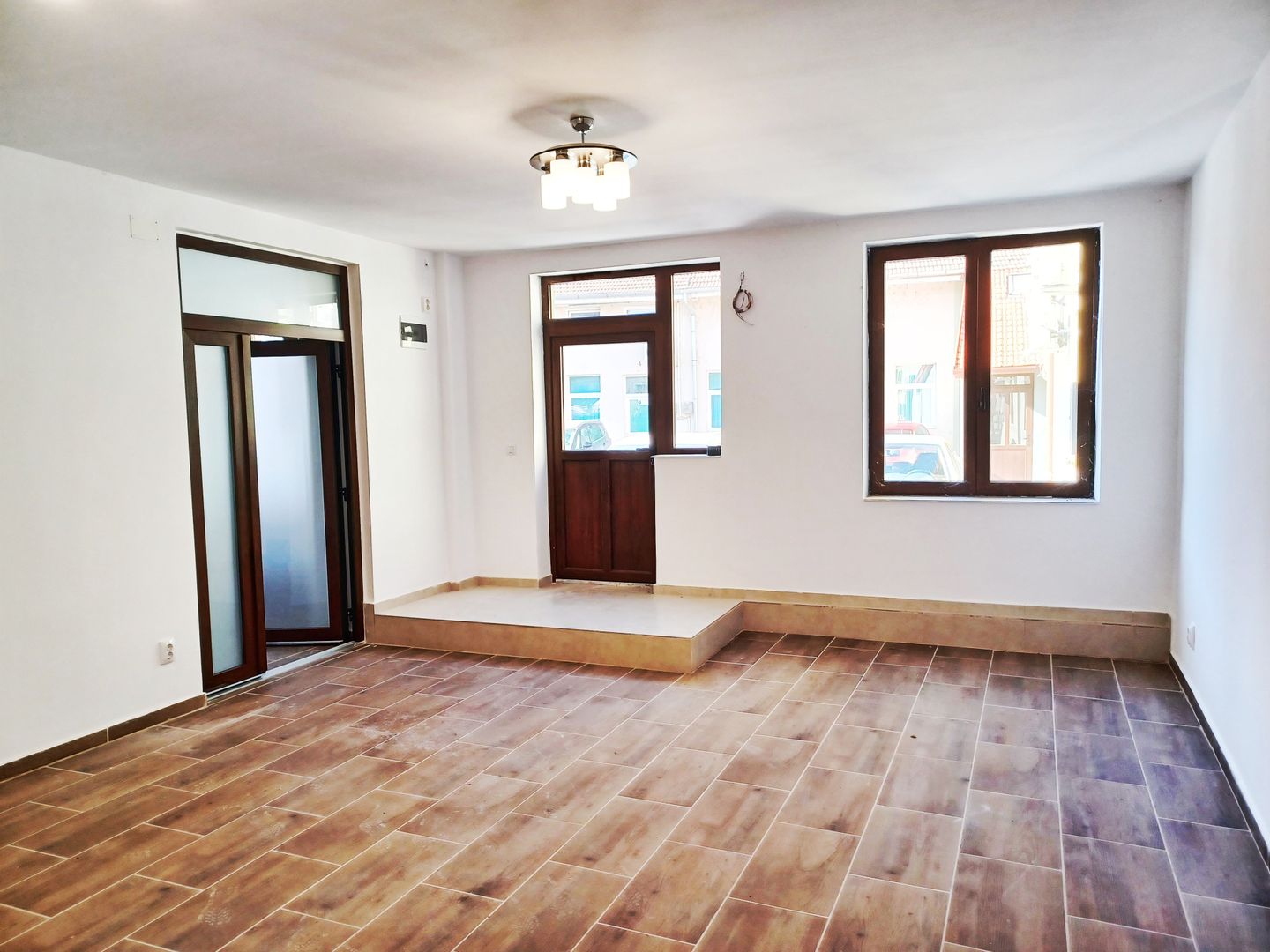 Birou, ultracentral, Oradea, 70 mp, parcare. 700 E/lună. Comision 0 - Poză 4