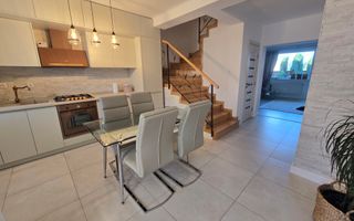 Casa 3 Camere Zona Centru, Complet Renovata si Mobilata - Poză 4