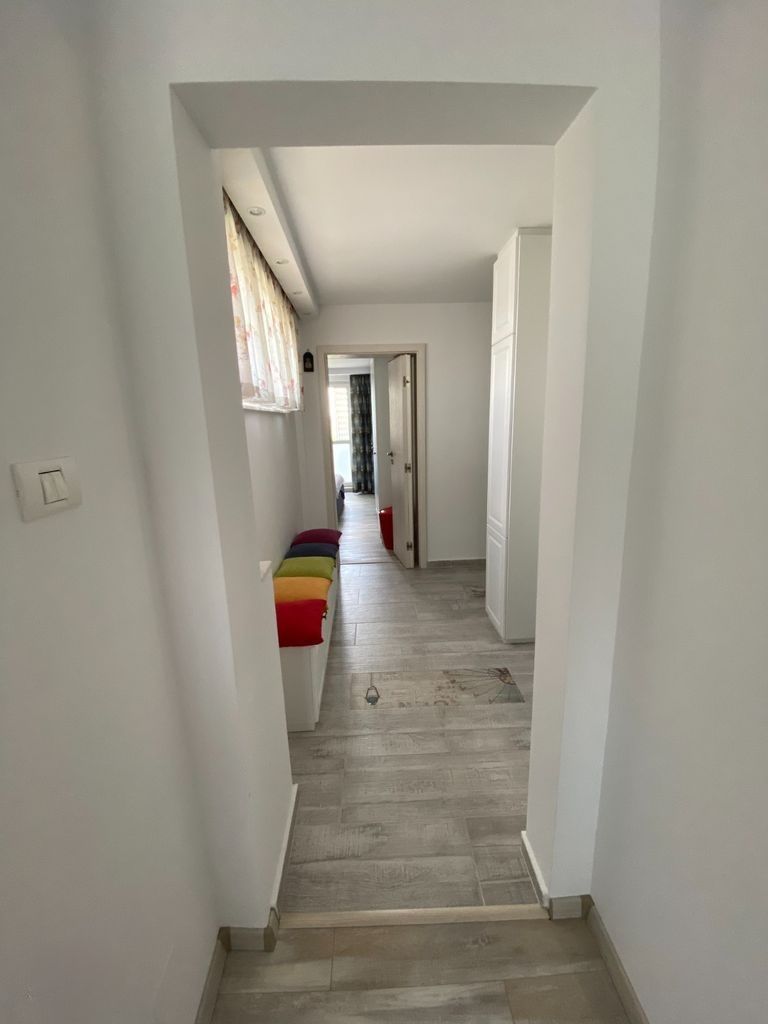 Apartament complet mobilat și utilat, cu acces imediat la metrou - Poză 5