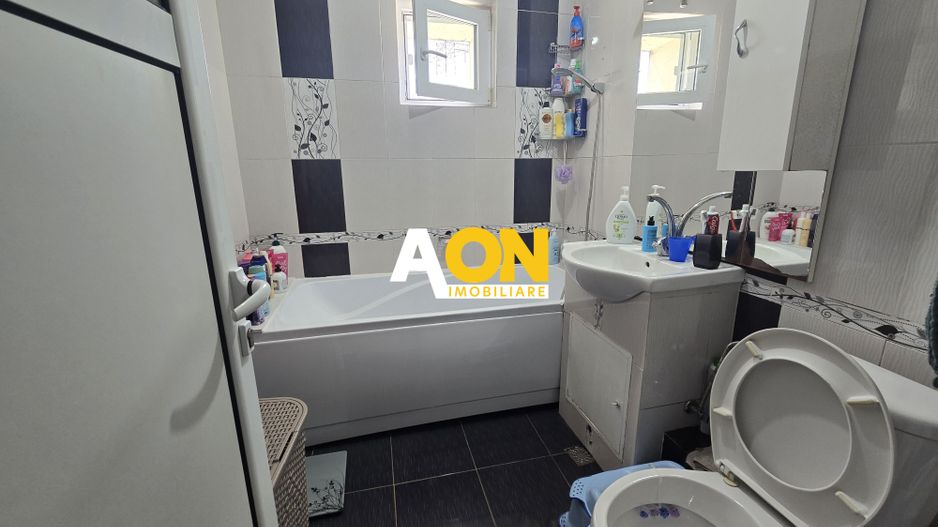 Apartament 3 Camere, 2 Bai, cu Balcon - Poză 3