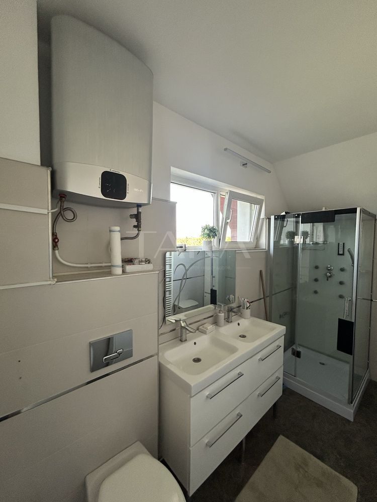 Casă spațioasă cu curte și livadă – Gheorgheni, - Poză 7