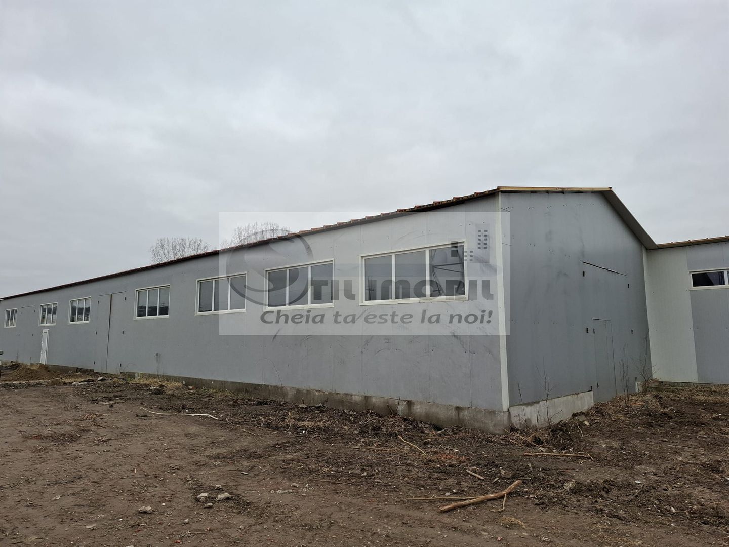 Inchiriez spatiu de prod. sau depozitare pe str. Trei Fantani 700mp - Poză 1