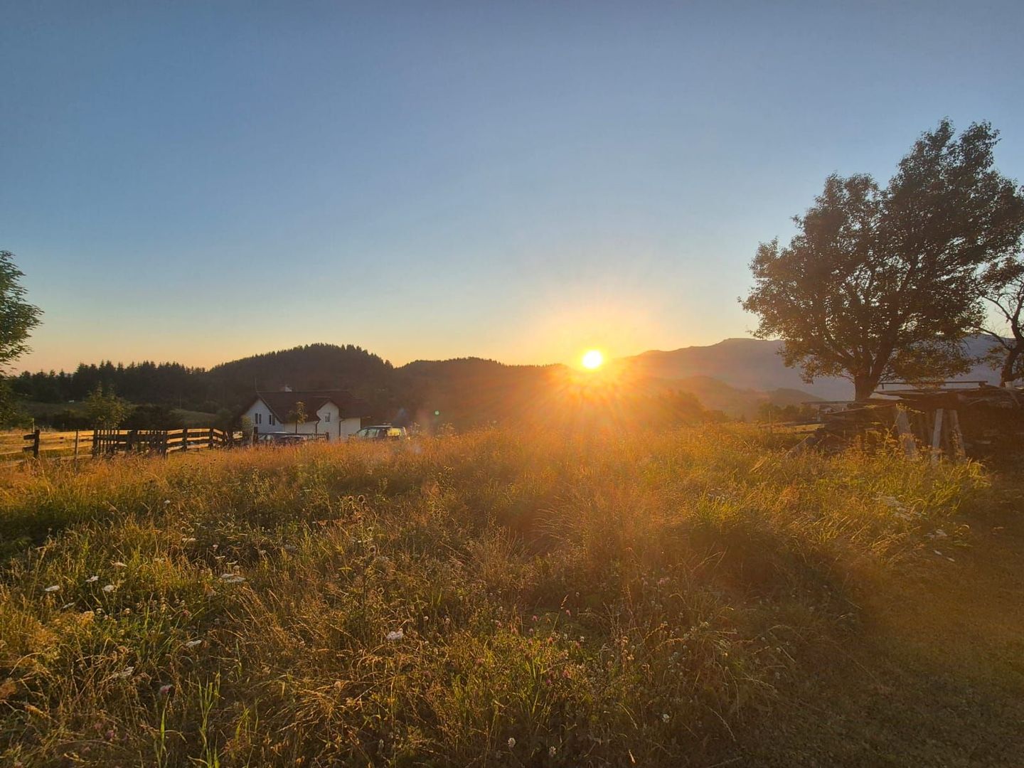 Exclusivitate- Casă rustică de închiriat în Fundata – Priveliște spectaculoasă - Poză 28