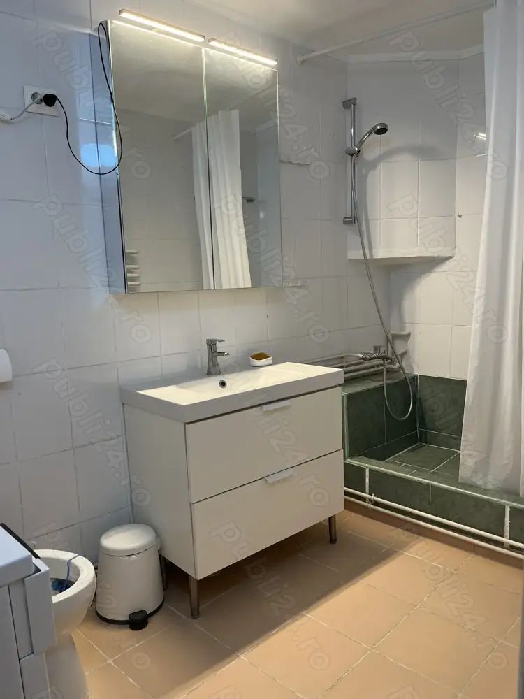 De inchiriat apartament 2 Camere Romana - Poză 9