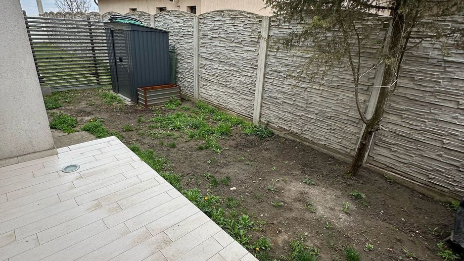 Locuinta spatioasa in triplex - Poză 27