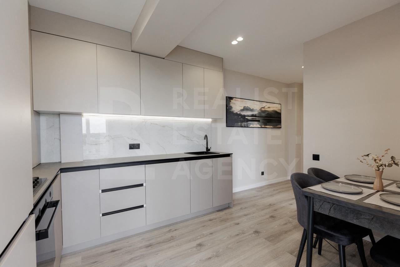 Vânzare, apartament, 2 camere + living, strada Calea Ieşilor, Sculeni - Poză 4