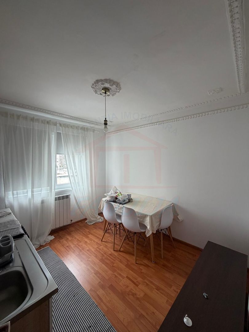 Vanzare apartament cu 4 camere in Micro 39b( k-uri), etaj 1, - Poză 11