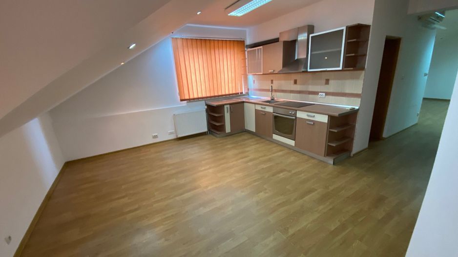 Cladire de birouri zona Olimpia Stadion  suprafață 1.100 mp - Poză 15