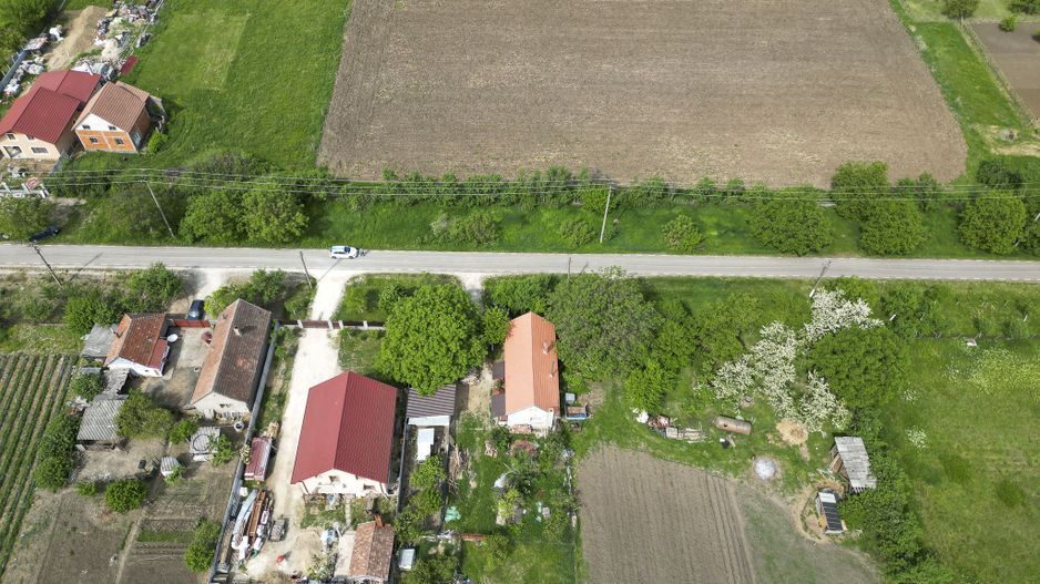 Teren Intravilan de 3,090 mp în Cuvin - Poză 7