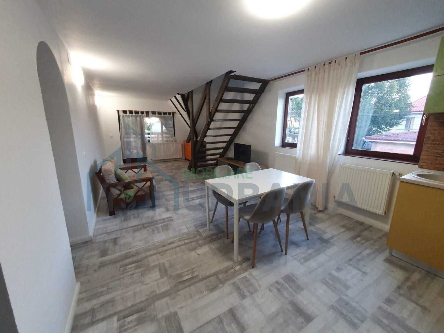 De Închiriat Imobil Mixt: Parter Spațiu Comercial + Etaj Locuit + Curte cu 7 Locuri Parcare, Acces Automatizat - Zona Tătărași Eternitate - Poză 4