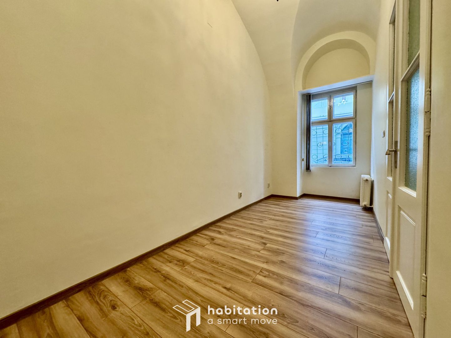 Birou renovat situat in Piata Unirii - Tribunal - Poză 12