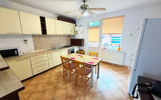Casa, 4 camere, modern, parcare, curte, balcon, zona Semicentrala - Poză 14