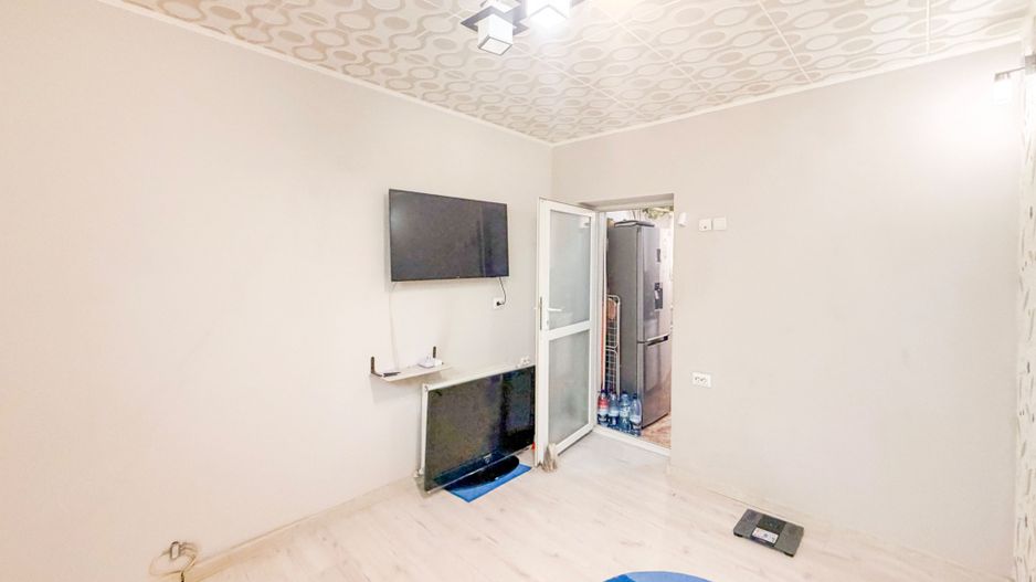 Casă de vânzare 2 camere  Mansarda + Pivnița - Belvedere - Poză 2