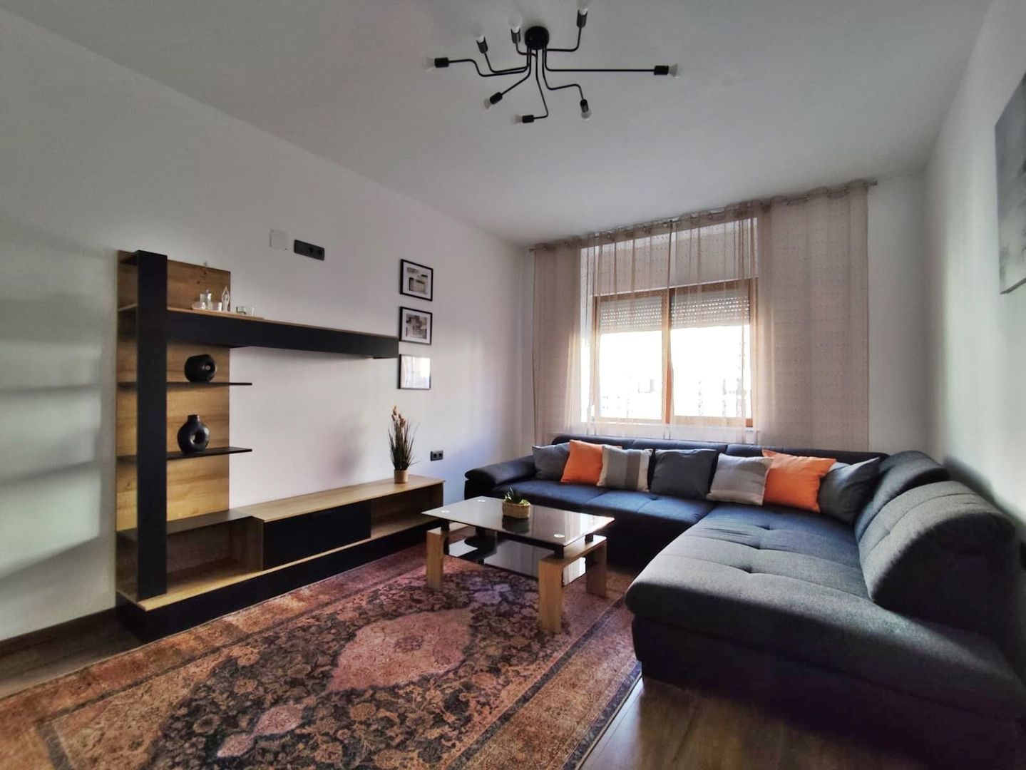 Inchiriere 2 camere Premium, Pietonala Republicii, Oradea - Poză 2