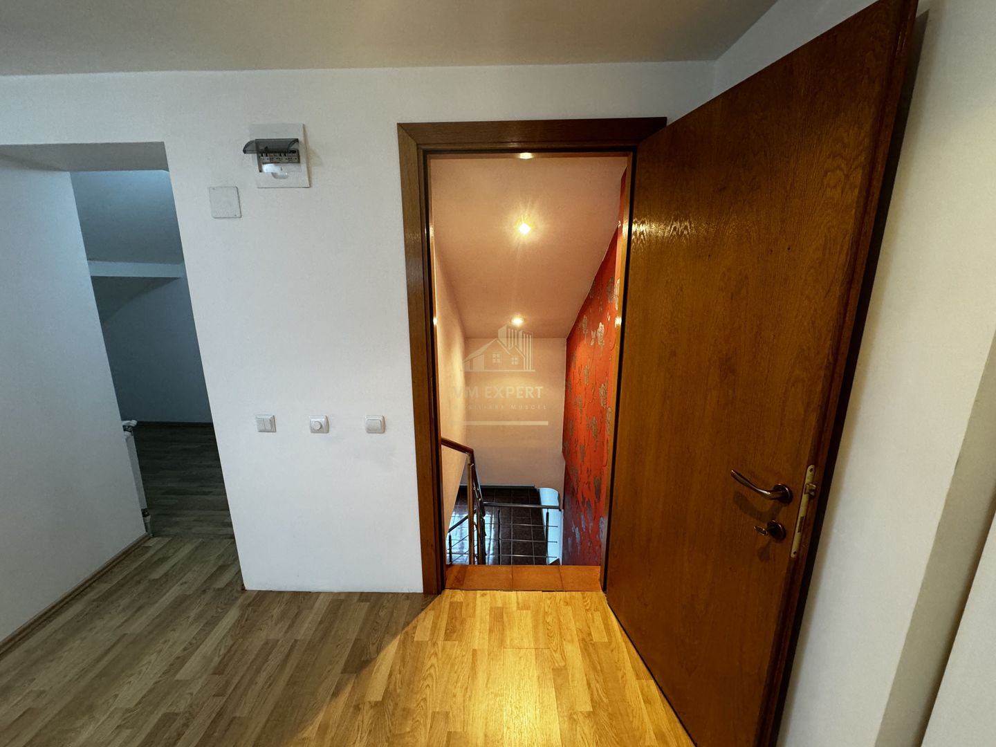APARTAMENT CAMPULUNG TIP PENTHOUSE, 5 CAMERE GRUI - Poză 40