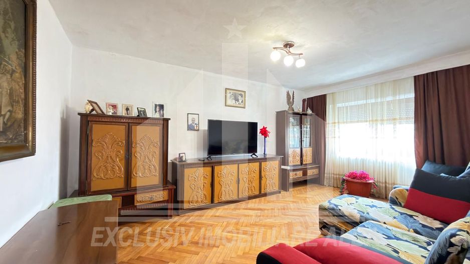 Apartament cu 3 camere | 2 bai | 69 mp | Cetate - Mercur - Poză 1