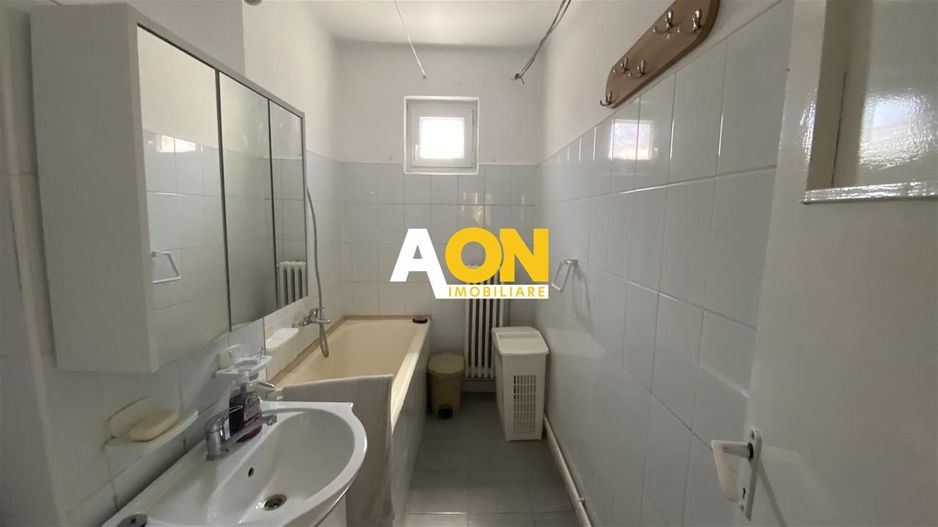 Apartament 3 camere, decomandat Cetate - Poză 2