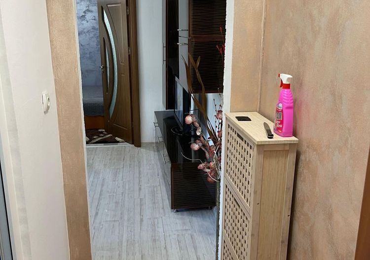 Apartament  2 camere Piata - Poză 1