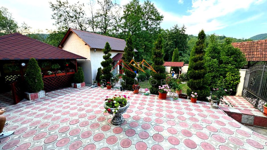 Casa 4 camere, anexe, recent renovata, foisor, teren 781mp, Izvoru, DB - Poză 15