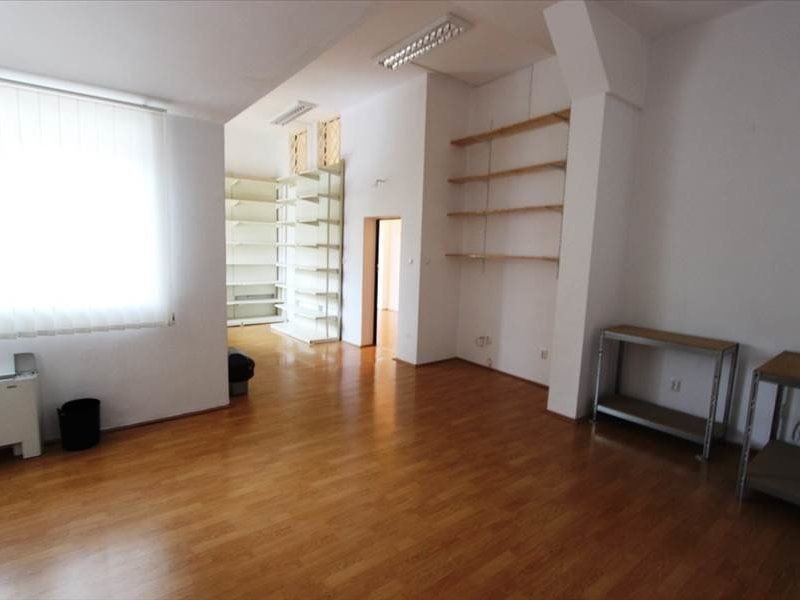 Vila spatioasa pentru birouri in zona centrala - Poză 4