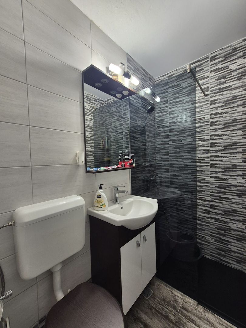 Zona Grivitei, apartament liber la vanzare - Poză 7