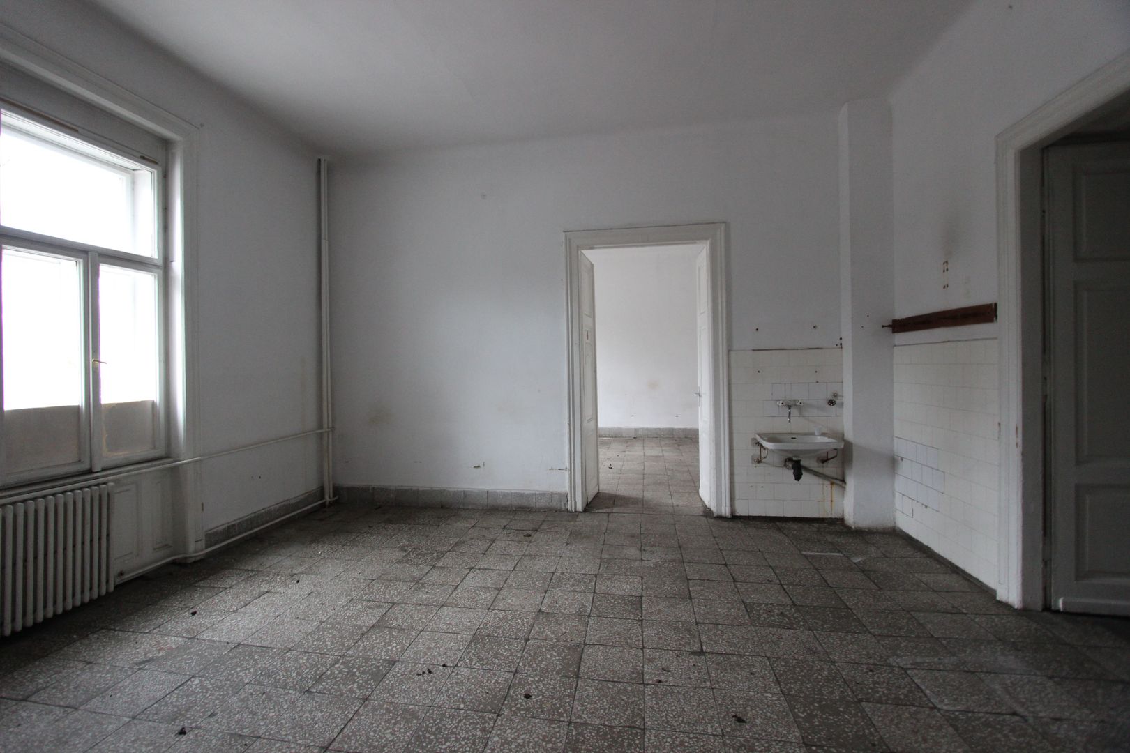 Imobil pretabil cladire de birouri, clinica medicala - Central - Poză 17