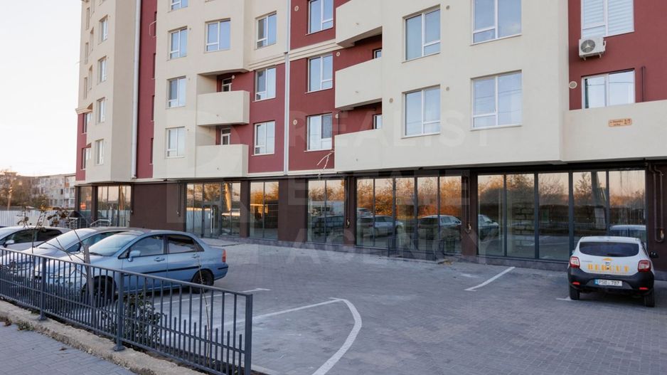 Chirie, spațiu comercial, Ialoveni - Poză 1