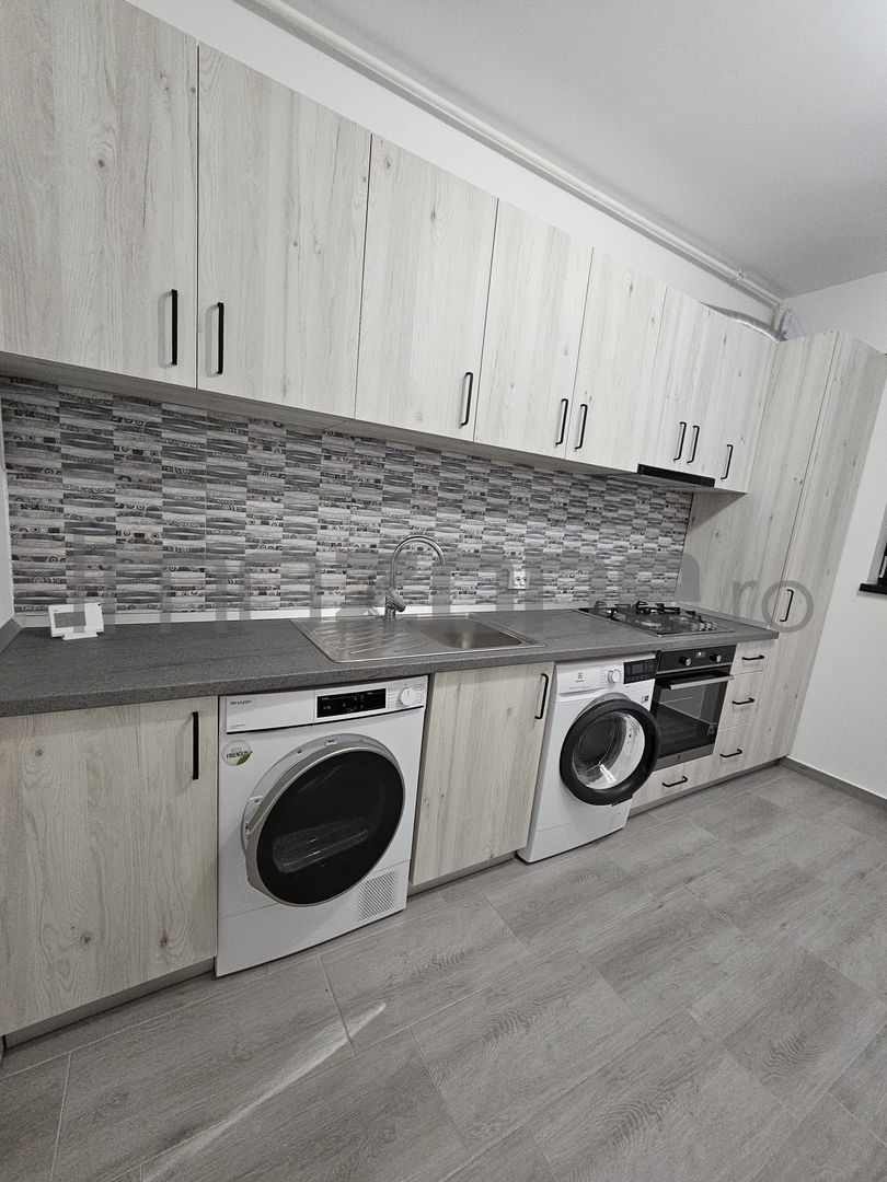 Garsoniera, 42 mp, decomandata, bucatarie 11 mp, mobilata/utilata - Poză 3