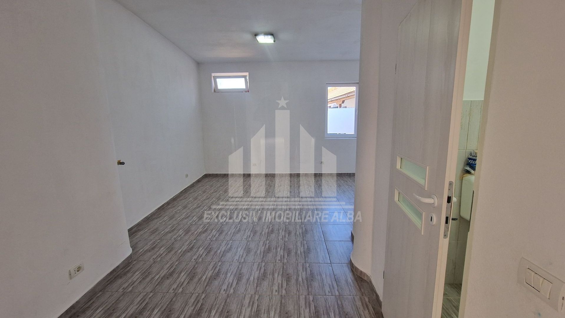 Birou, spatiu comercial lângă Tribunal - Poză 3