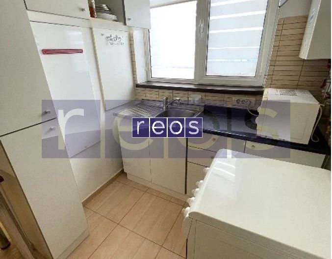 DE VANZARE GARSONIERA 36 MP PRELUNGIREA GHENCEA -VALEA OLTULUI PARCARE - Poză 3