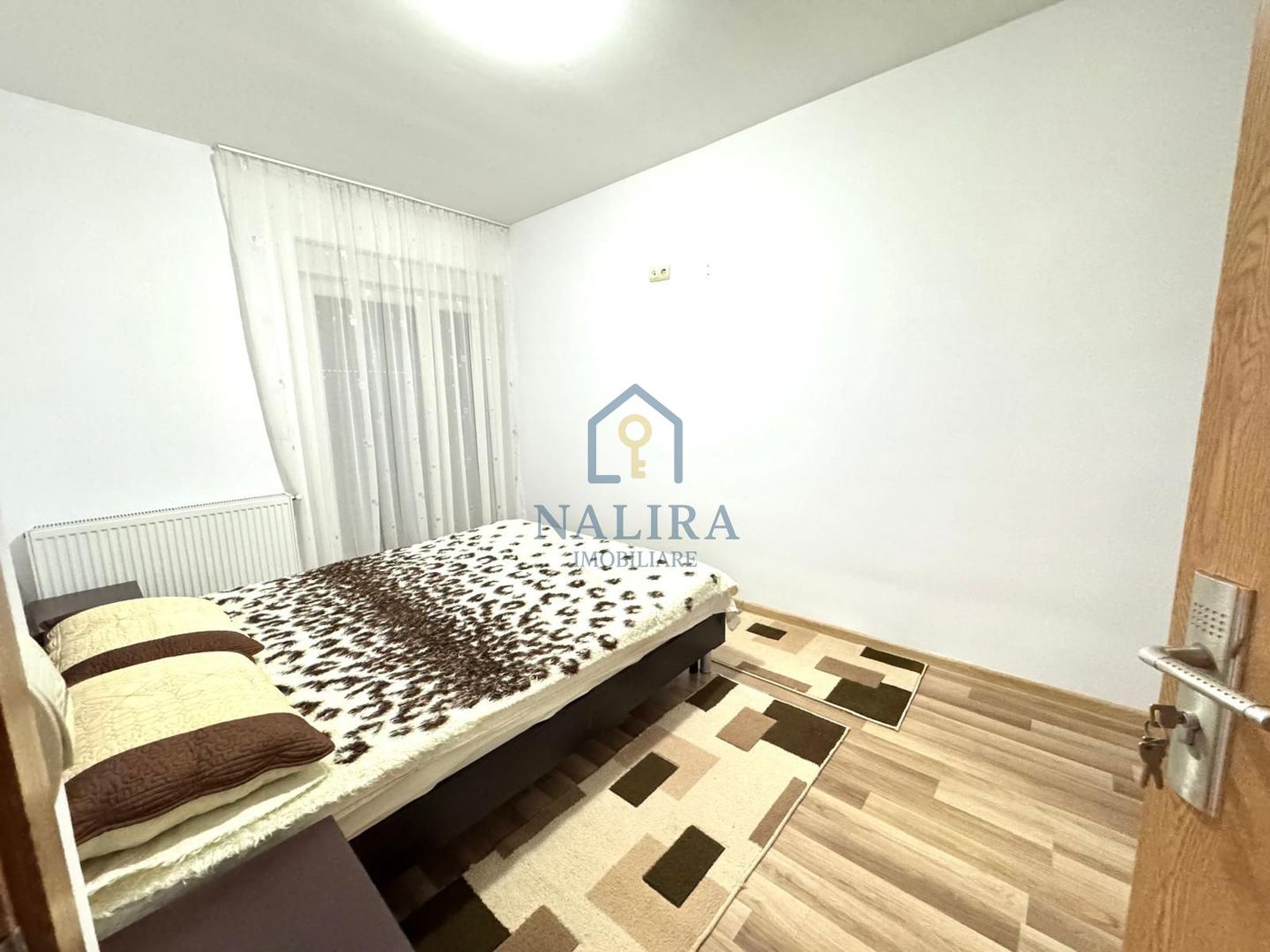 Chirie apartament  central -2 camere  Victoriei (zona Penny) bloc nou - Poză 4