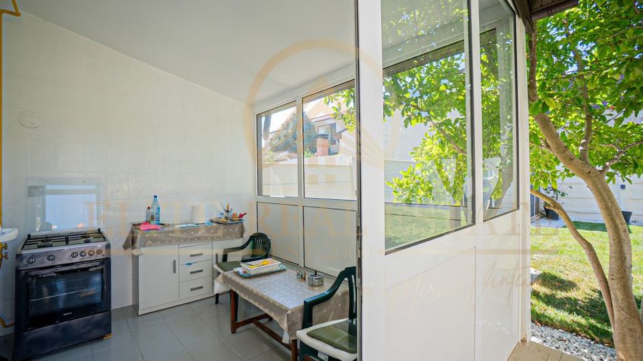 Ovidiu Sud - Zona premium - Vila impozanta, curte mare, garaj, terasa! - Poză 46