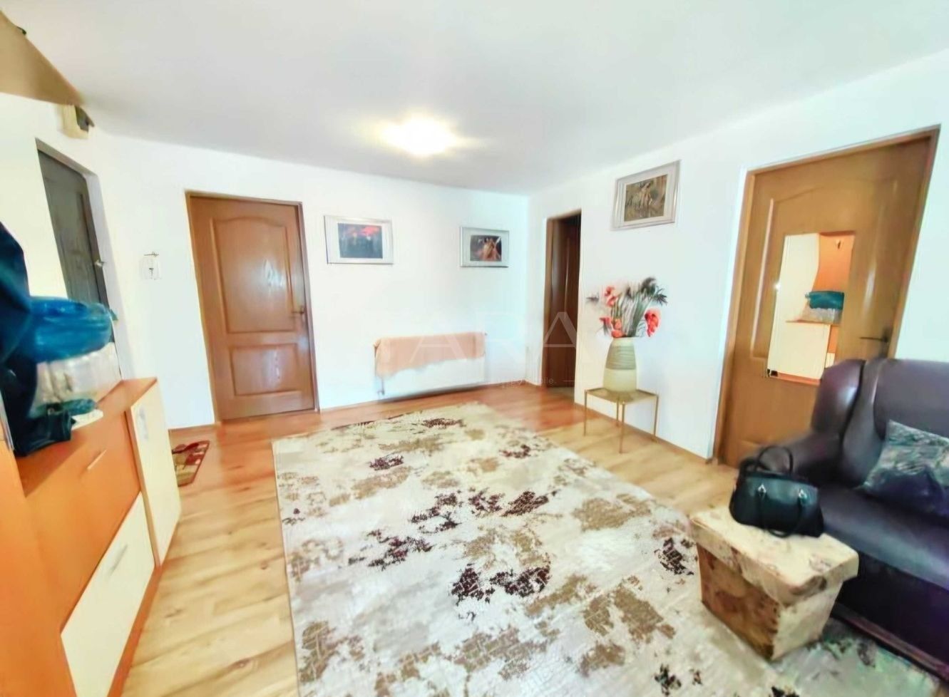Apartament cu 3 camere de vânzare în cartierul Plopilor. - Poză 1