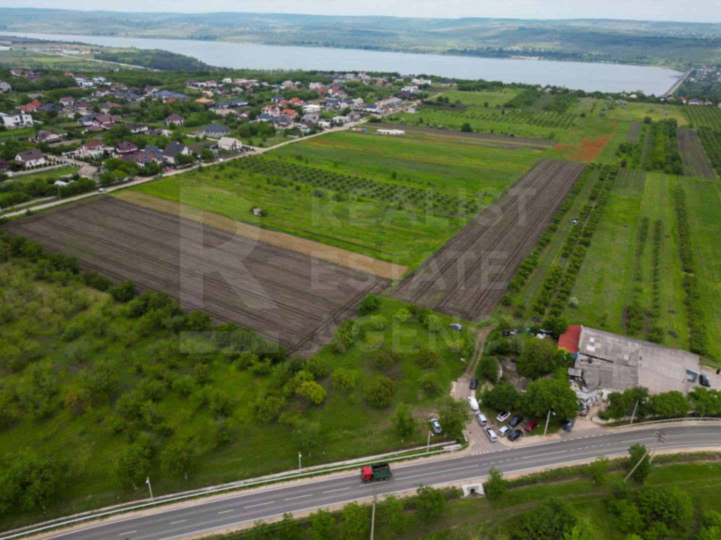 Spre vânzare  teren agricol, comuna Trușeni - Poză 9
