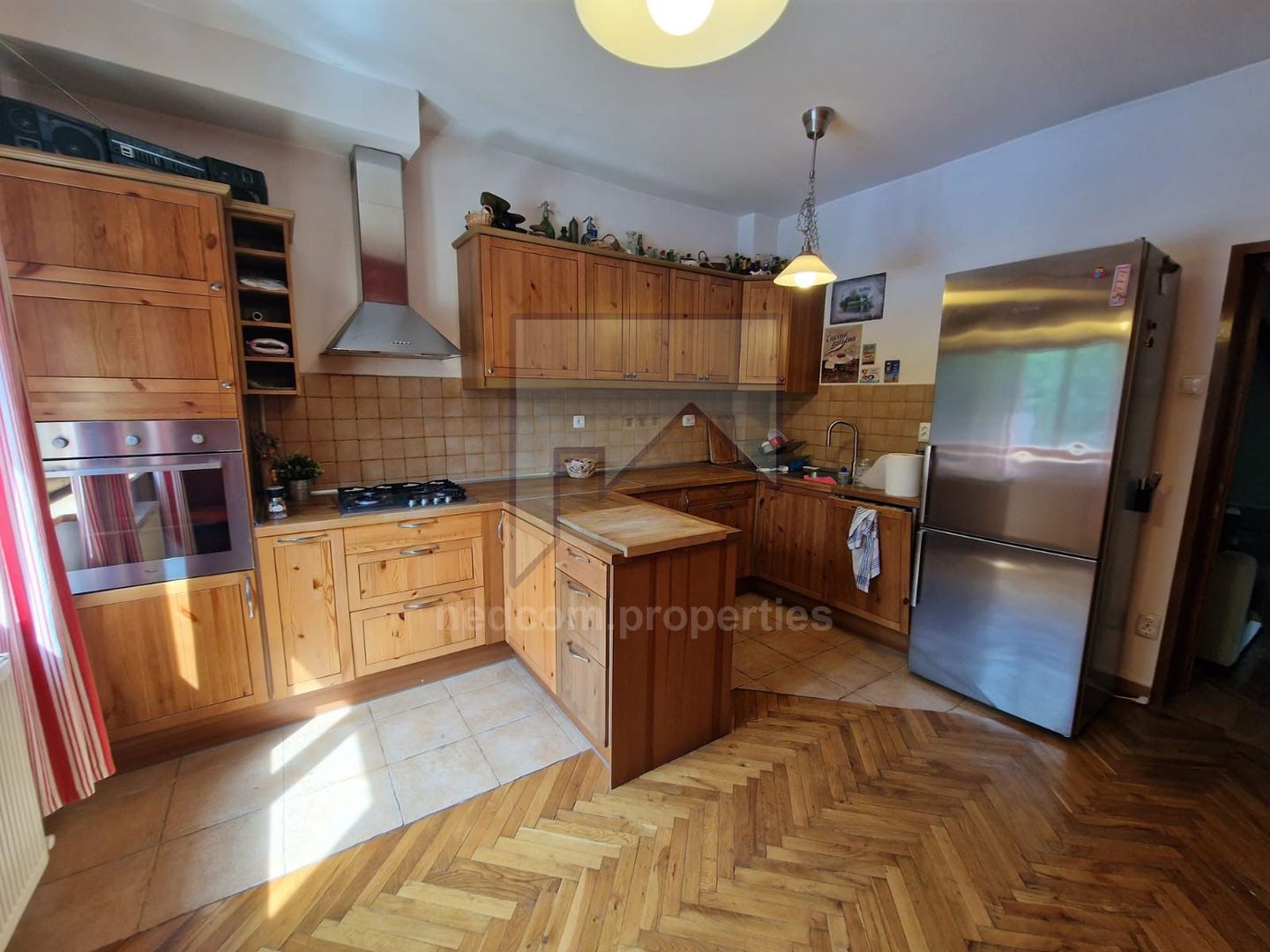 Vanzare apartament 3 camere (E1+M) in Vila (S+P+E1+M) - Teiul Doamnei - Poză 5