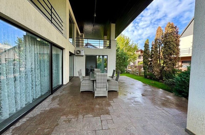 Vila lux de vanzare in cel mai dorit complex din Erou Iancu Nicolae-locatie rara - Poză 34