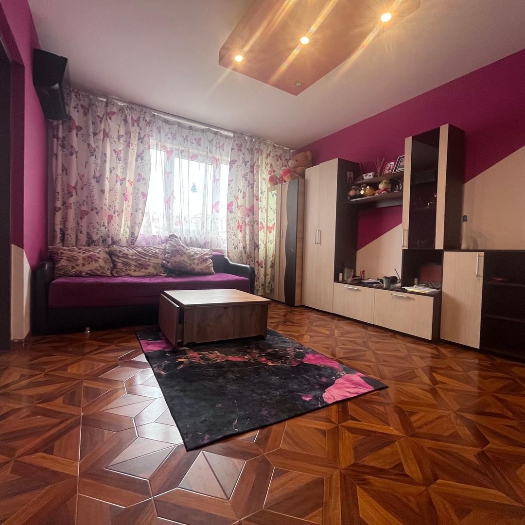 Închiriere apartament cu 2 camere în Micro 6 Târgoviște! - Poză 1