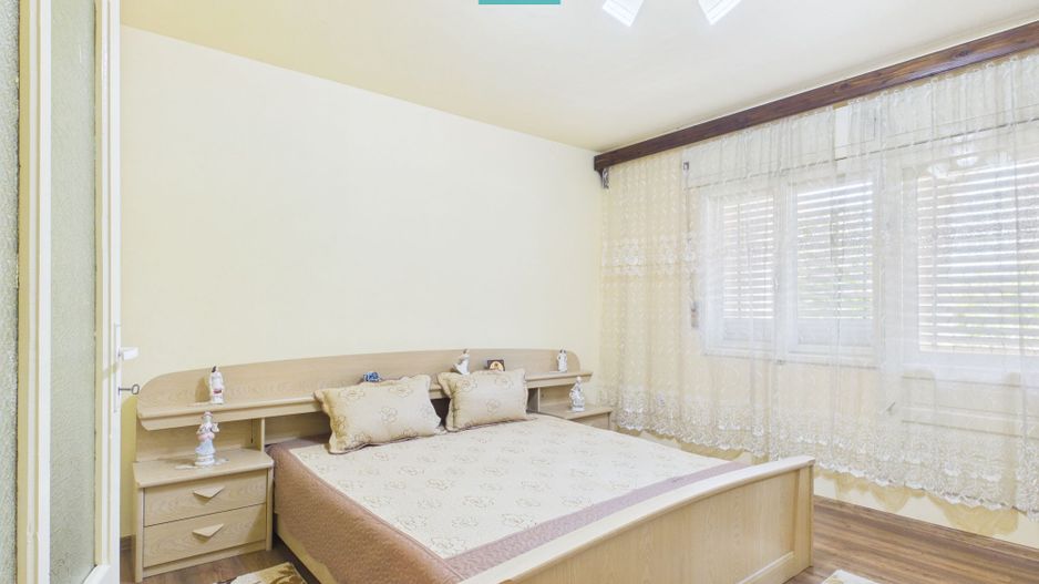 Casă/vilă cu 10 camere – Ineu, centru - Poză 15