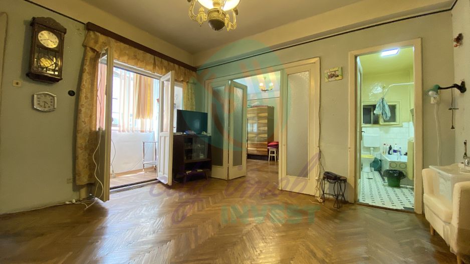 Apartament în vilă cu potențial, Moșilor - Poză 1