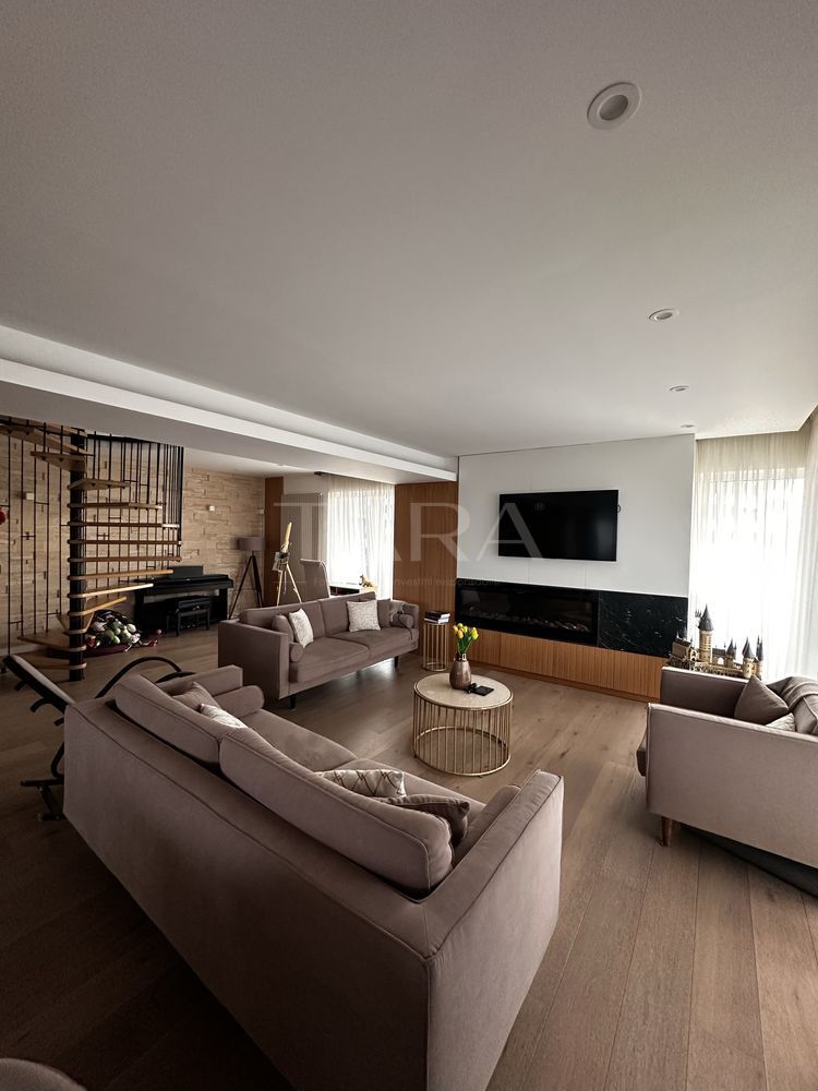 Penthouse spectaculos, 210mp utili, 260 mp terase, 2 parcari subterane - Poză 2