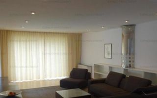 Casă / Vilă cu 8 camere de vânzare în zona Dacia - Poză 2