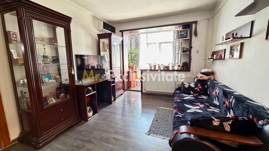Apartament 2 camere semidecomandat mobilat zona Fratii Golesti - Gara - Poză 1