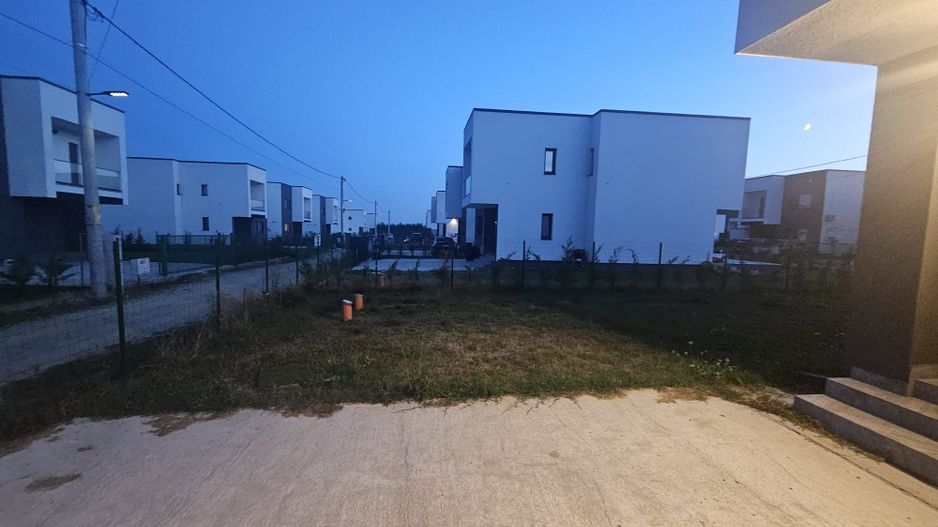 Vilă modernă, nouă, de închiriat în Micești, între Pitești și Mioveni - Poză 15