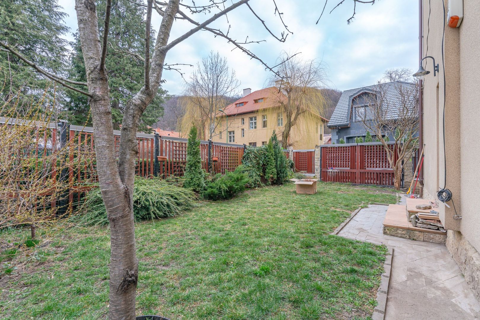 Casă individuală cu 7 camere lângă AFI Mall, ideală pentru birouri sau locuință - Poză 32