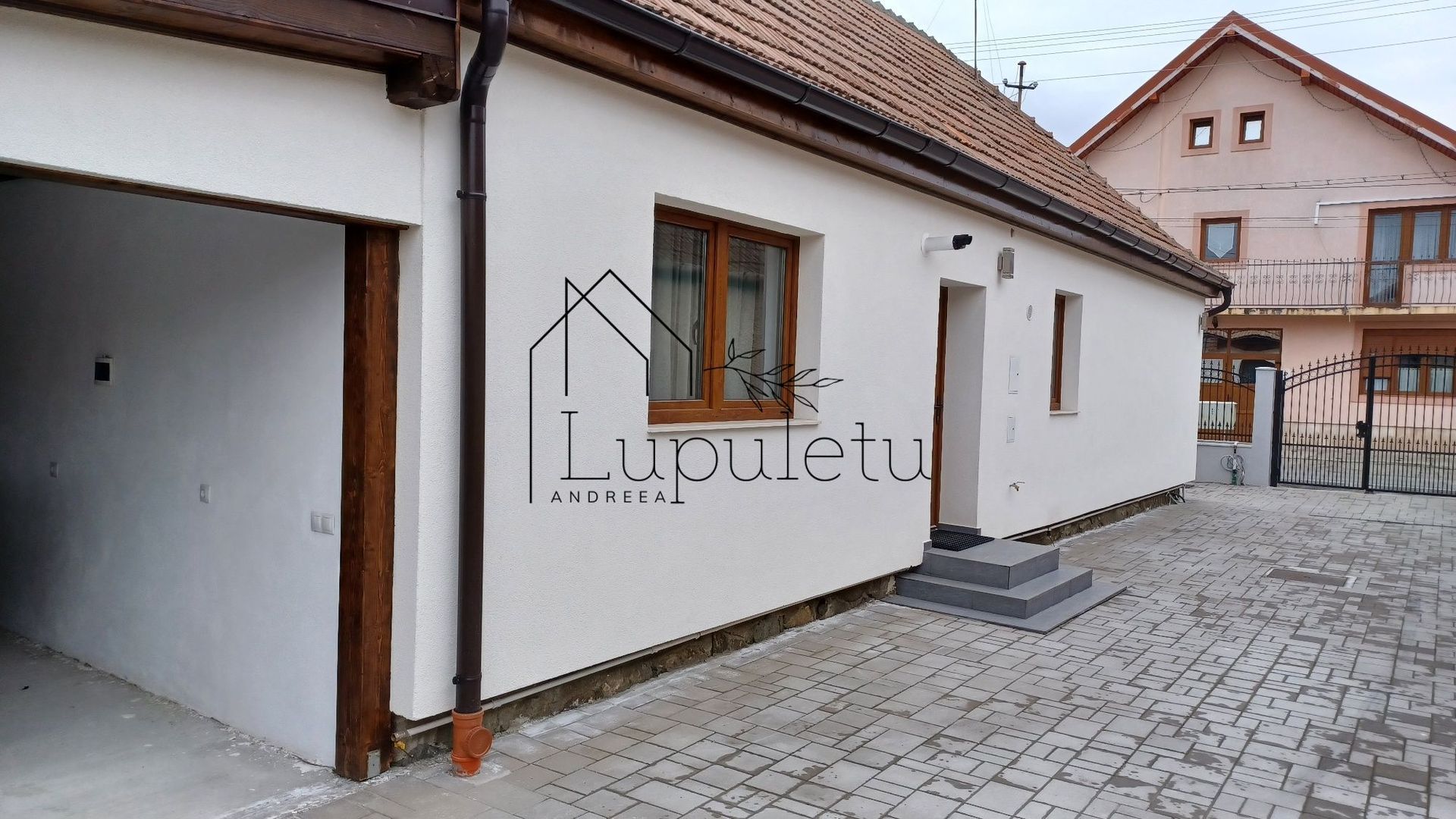 Casă Individuală | Curte proprie | Zona Centrală - Poză 2