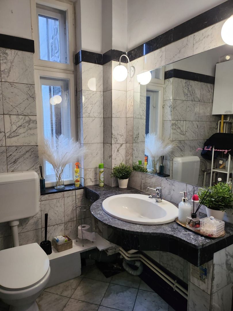 Spațiu versatil în vilă istorică + garaj de 30 mp - Poză 7