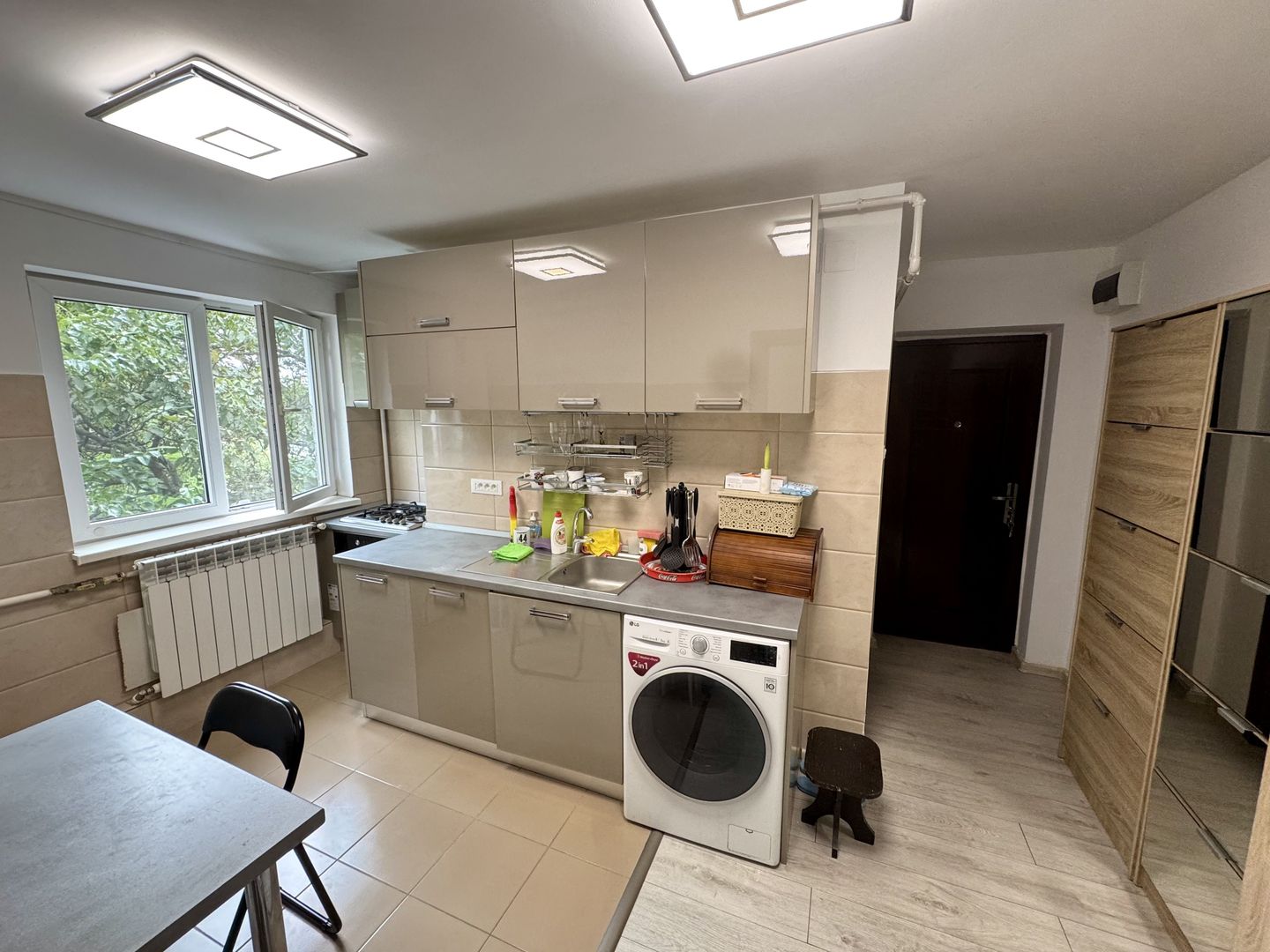 Centrala proprie zona Vitan, apartament 3 camere - Poză 1