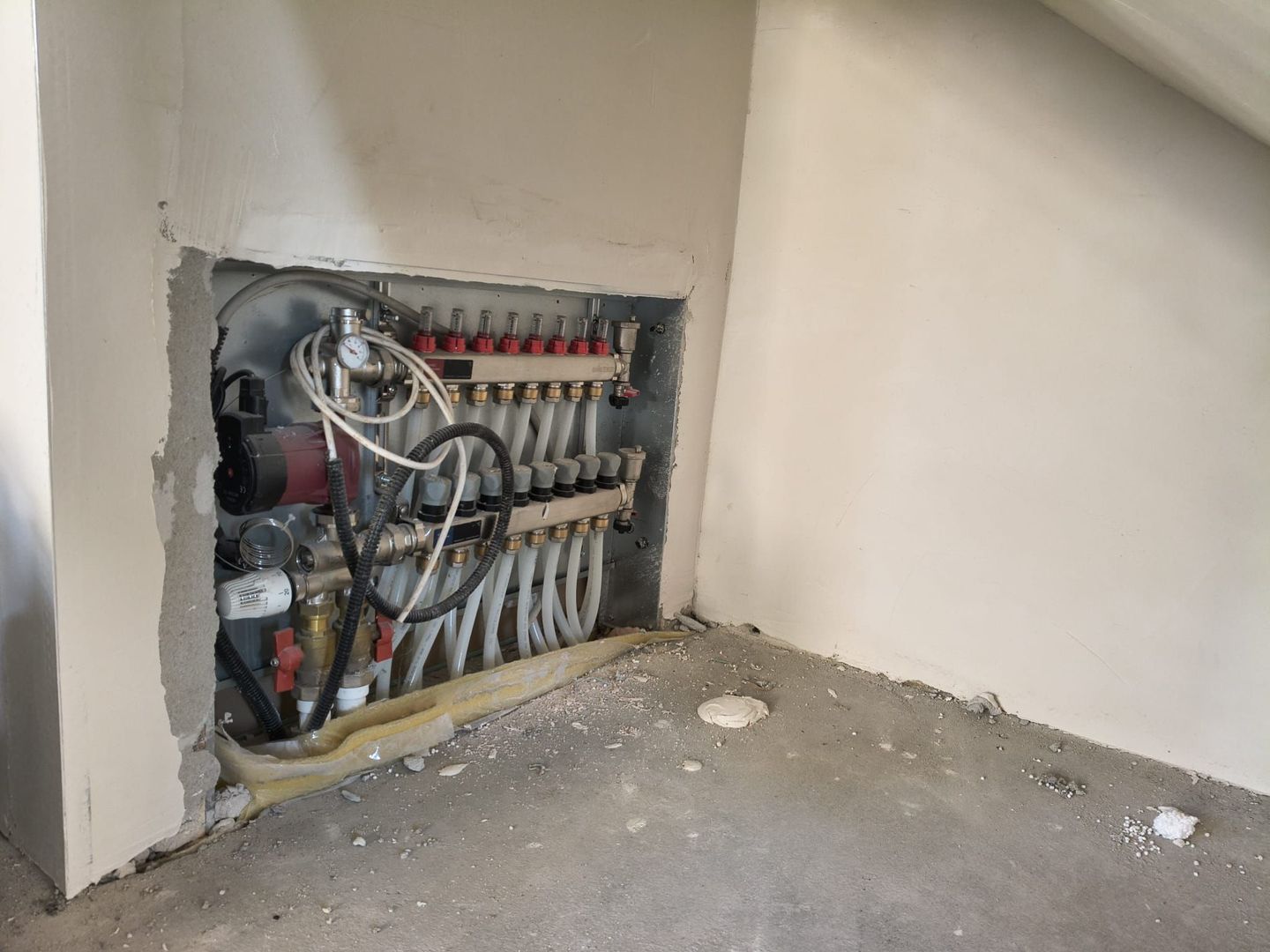 vila ind.5cam,3bai/centruPopesti Leordeni-str.Erou Pantazica Gabr - Poză 68